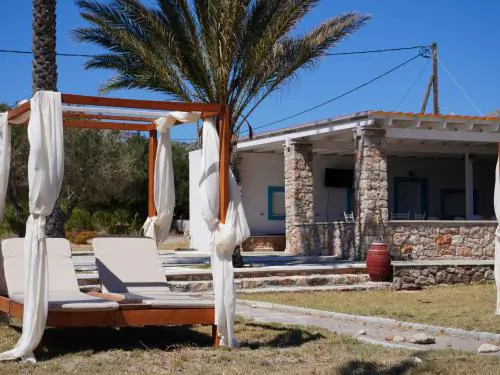 Las Palmas Apartments