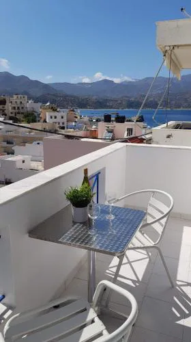 Lilis Apt in Center with Sea View