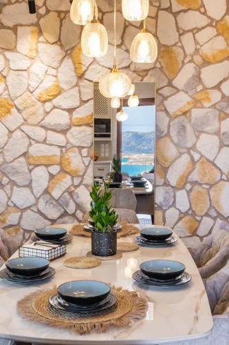 Lithos Luxury Pool Villa