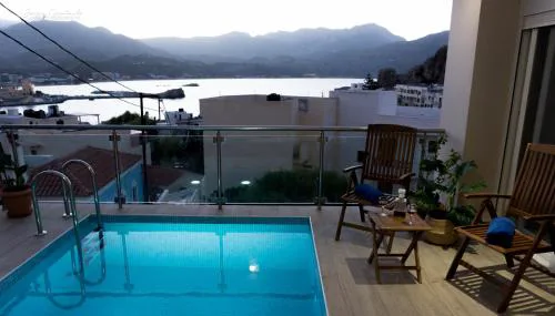 Sunset brand new luxury apt with pool & sea view