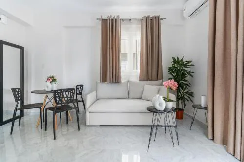 Miralis Apartments