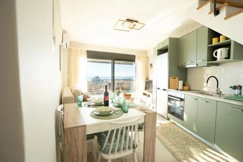 Rose & Dennis Luxury Apartment
