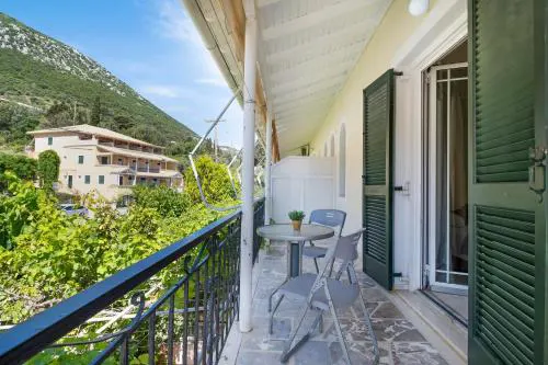 Tasoula Studio with mountain view