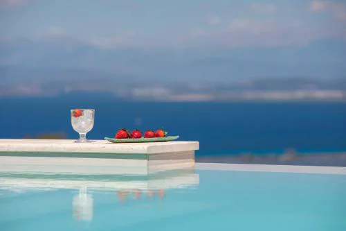 Flomis Luxury Villa