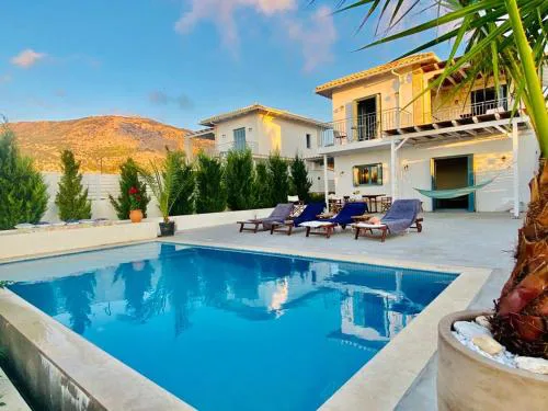 Villa Etoni, amazing sea views, infinity pool