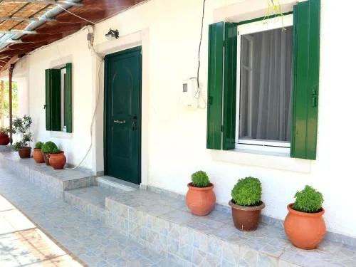 Stathis & Maria's Traditional House