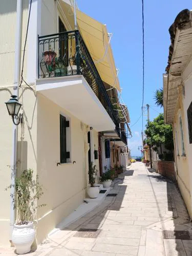 Hellenes house
