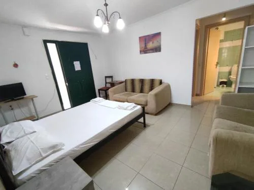 Karavela 's House 1