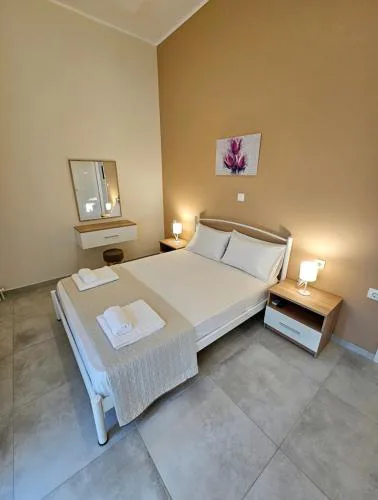 Nikolas Home II