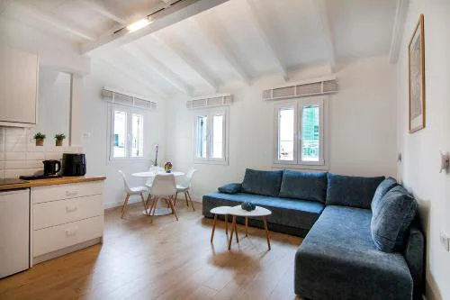 Solo Bianco Suites
