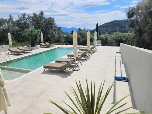 Elpida Luxury Apartments Suites