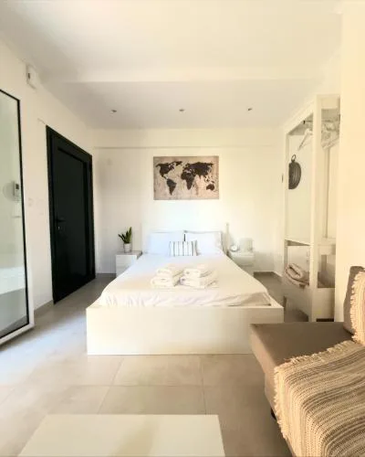 Venias Place
