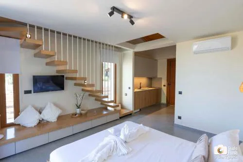 Golden Sun Suites