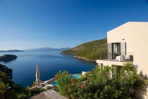 Villa Kastos - Stylish Luxury Villa with Direct Sea Access