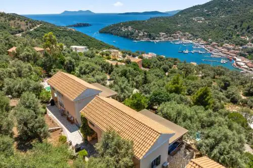 VILLAS CARISMA - Natural Style Villas for 14 people