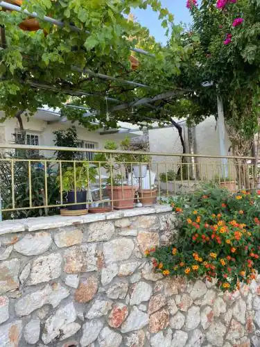 Traditional House with breathtaking view, Makis
