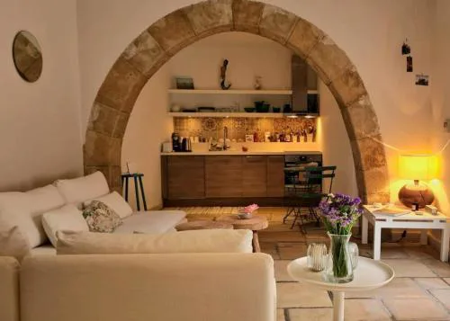 Charming Old Town House & Peaceful Patio