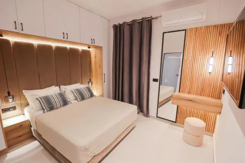 City Compass Luxury Suites