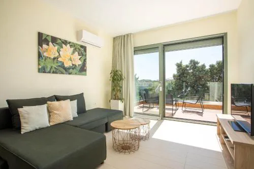 Eden Lily- Luxurious Apartment with Sea View