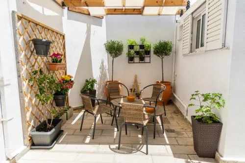 Gitonia Residence - Islander's Home Collection