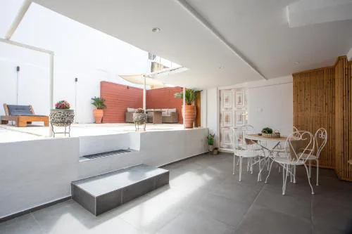 Iriada House