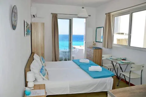 Lilian's Seaview-Party Street-Youth Studios