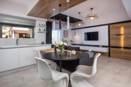 Rhodes Diamond luxury flat in the heart of town