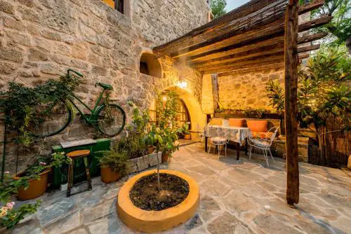 Secret Garden - Old Town - Ground Floor Apt