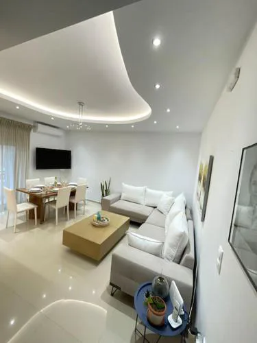 The Cosy Nest -BREAKFAST INCLUDED & CAR RENTAL AVAILABLE