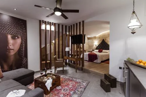 Utopia Luxury Suites - Old Town