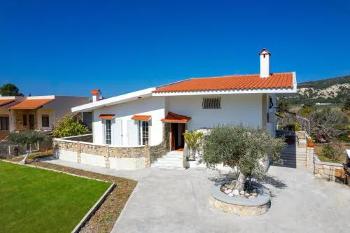 Yannis Place