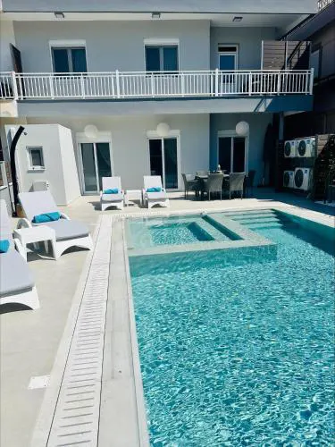 Flev's Luxury House with pool