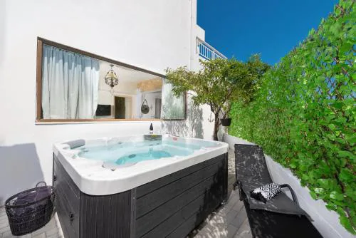 Evi's Afandou Suite