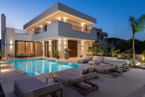 Lanik Luxury Pool Villa