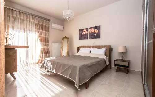 Xristina Home