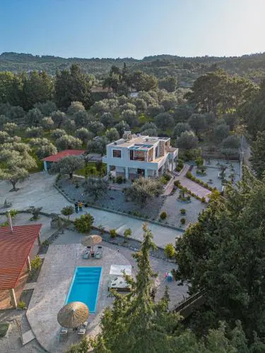 Physis Luxury Villa