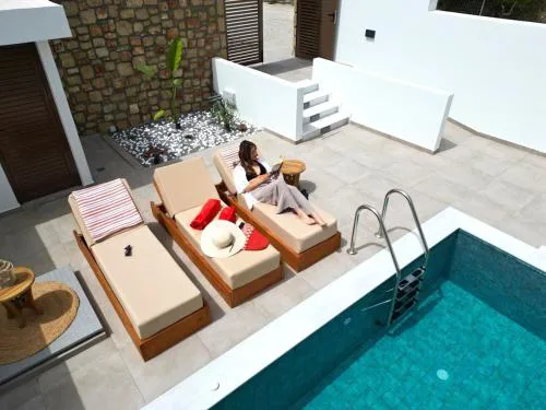 Valantina's & Mannouel Lardos Luxury Villas