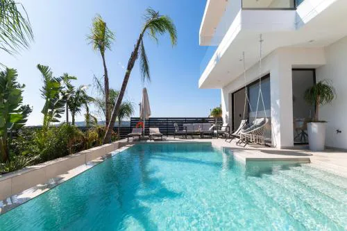 Blue Hills Villa