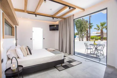 Cactus Suites