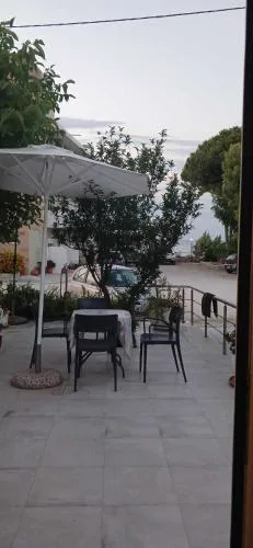 Tsampikas House