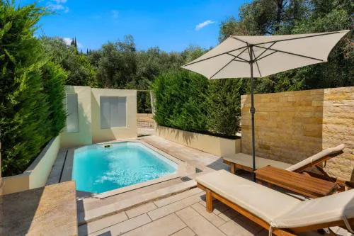 Doliva Studio Chris private pool