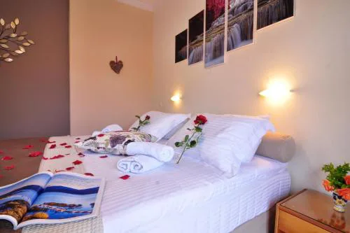 Rolandos Apartments