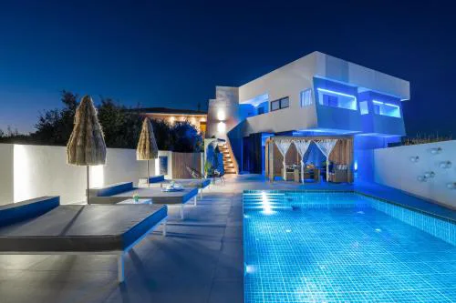 Moon Boutique Hotel - Ultra Luxury Suites with Pool, Perfect for Fun and Relaxation By Villa Mana Gers