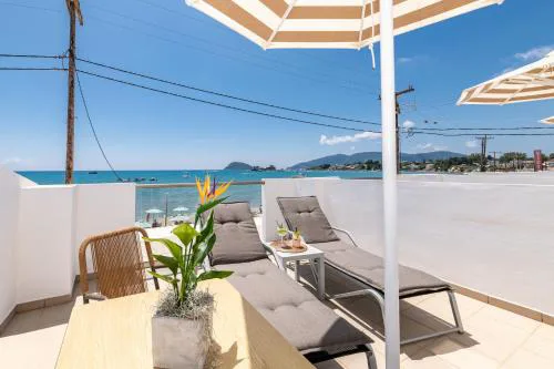 Mouria Studios & Apartments
