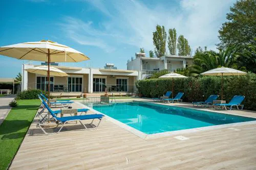 Nancy's budget villa with pool & Jacuzzi by "elite"