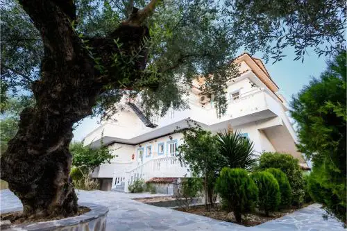 Tamar Apartments, Laganas