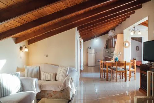 Tsirigotis hous