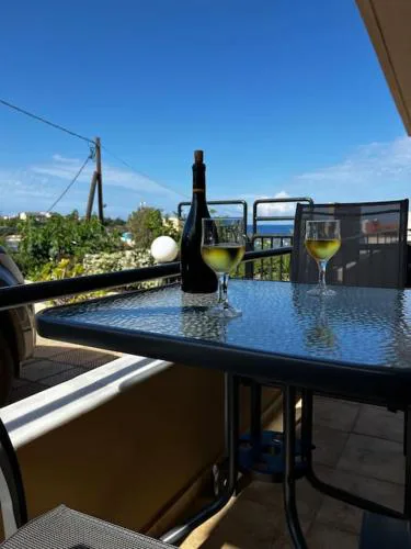 Miros apts 2 in Agia Pelagia 50m from the beach