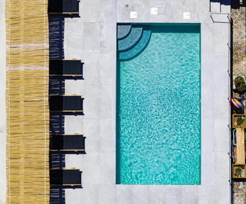 Birds Villa Apartments with Heated Pool - Including Car and Breakfast