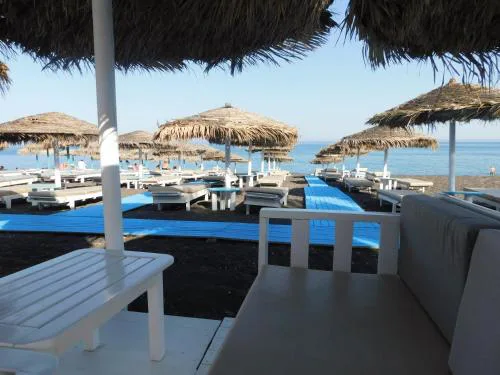 Perissa BeachFront Rooms